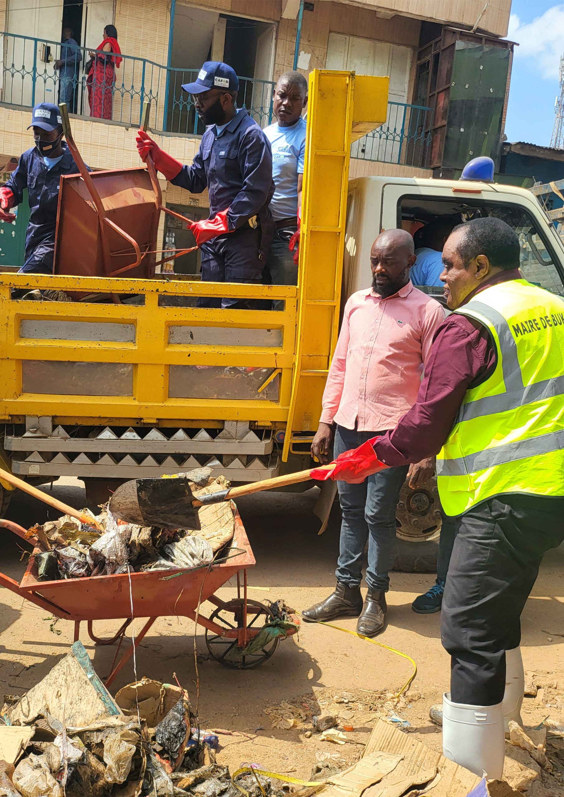 Me %aire de la ville Zénon Karumba en plein salon dans la ville de Bukavu